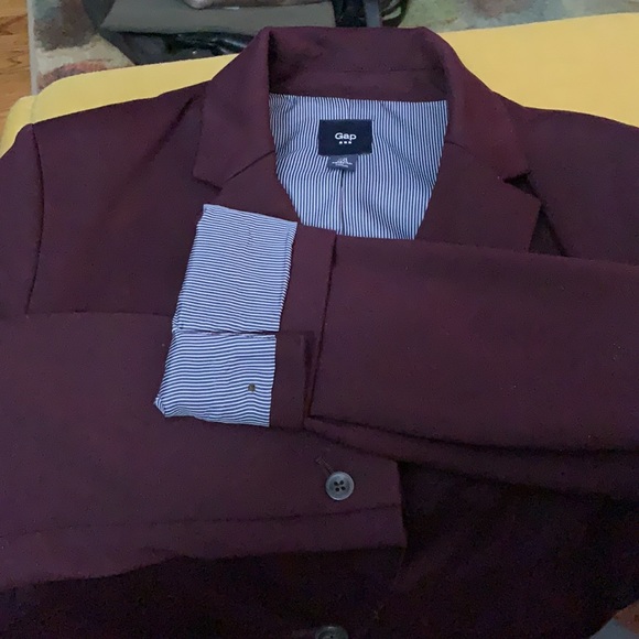 Maroon Blazer - Picture 2 of 5